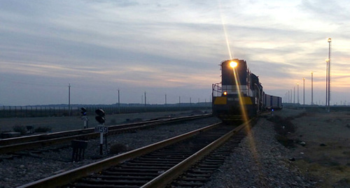 Поезд. Фото: http://flnka.ru/digest-analytics/12157-tranzitnyy-poezd-s-ukrainy-pribyl-v-baku-v-obhod-rossii.html