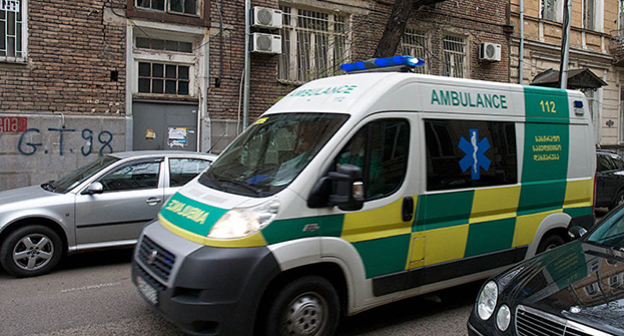 Машина Скорой помощи на улице Тбилиси. Фото: http://sputnik-georgia.ru/incidents/20160131/229973348.html