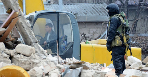 Сотрудник силовых структур во время спецоперации в Нальчике. Фото http://www.nac.gov.ru/