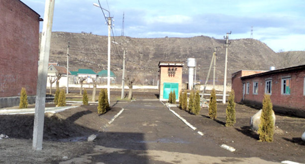 Заюковская школа-интернат, двор школы. Фото Людмилы Маратовой для "Кавказского узла"