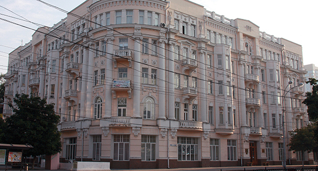 Здание ЮФУ. Фото: Алина Агишева,  https://ru.wikipedia.org/wiki/Южный_федеральный_университет#/media/File:SFedU.jpg