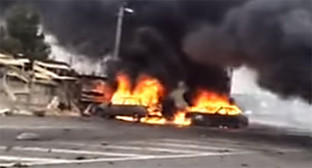 Взрыв на посту ГИБДД в Дагестане Фото: Стоп-кадр видео "Джемикентский пост" пользователя Георгия Капылова, https://www.youtube.com/watch?v=wWXN5aQ4JZg Взрыв на посту ГИБДД в Дагестане Фото: Стоп-кадр видео "Джемикентский пост" пользователя Георгия Капылова, https://www.youtube.com/watch?v=wWXN5aQ4JZg