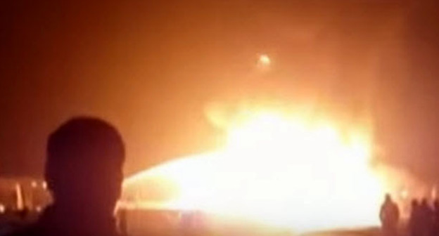 Пожар на заправке в Грозном. 14 февраля 2016 г. Кадр из видео пользователя News from Russia https://www.youtube.com/watch?v=tqfAZX1P28E