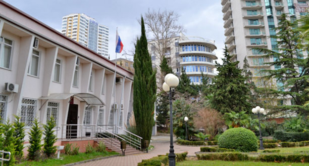 Здание Хостинского районного суда. Фото Светланы Кравченко для "Кавказского узла"