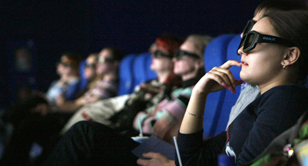 Зрители в кинотеатре. Фото: © Sputnik/ Александр Кряжев, http://ru.sputnik.az/culture/20160213/403743075.html