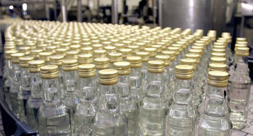 Производство алкогольной продукции. фото: http://kbrria.ru/ekonomika/v-nalchike-obsudili-problemy-proizvodstva-alkogolnoy-produkcii-6304