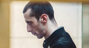 Хайсер Джемилев в зале суда. Фото: http://qha.com.ua/krasnodarskii-sud-vnov-otlojil-rassmotrenie-dela-sina-djemileva-143147.html Хайсер Джемилев в зале суда. Фото: http://qha.com.ua/krasnodarskii-sud-vnov-otlojil-rassmotrenie-dela-sina-djemileva-143147.html