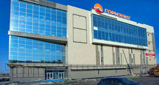 Торгово-развлекательный центр «Горизонт». Ростов-на-Дону. Фото: Sisavl http://wikimapia.org/ Торгово-развлекательный центр «Горизонт». Ростов-на-Дону. Фото: Sisavl http://wikimapia.org/