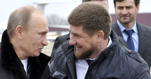 Рамзан Кадыров (справа) и Владимир Путин. Фото http://www.yuga.ru/news/362581/