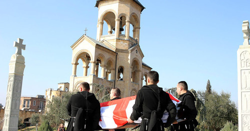 Захоронение останков погибших на Дигомском братском кладбище. Февраль 2015 г. Фото http://abkhazia.gov.ge/