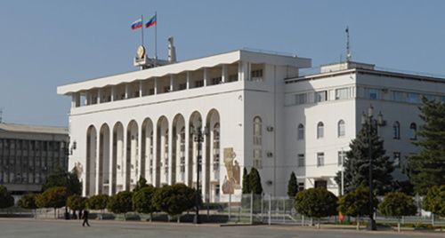 Здание парламента Дагестана. Фото: http://wiki.ru/sites/politika/id-news-444269.html