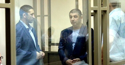 Сергей Зиринов (справа) в зале суда. Фото http://bloknot-volgograd.ru/