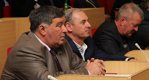 Депутаты парламента Адыгеи. Фото: http://www.gshra.ru/press-tsentr/photo/photo-2016/