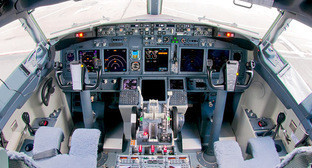 Кабина Boeing 737-800. Фото https://ru.wikipedia.org/