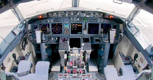 Кабина Boeing 737-800. Фото https://ru.wikipedia.org/
