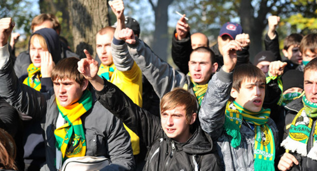 Фанаты футбольного клуба "Кубань". Фото © Александр Крачунов https://www.yuga.ru/news/384684/