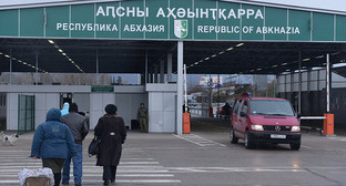 КПП на границе Абхазии. Фото: © Sputnik. Томас Тхайцук, http://sputnik-abkhazia.ru/Abkhazia/20160401/1017758481.html