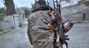 Солдат армии НКР возле города Мартакерт. Нагорный Карабах.
Фото: © PAN Photo / Vahan Stepanyan