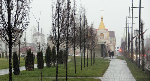 Центр Грозного в дождь. Фото Магомеда Магомедова для "Кавказского узла"