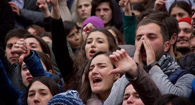 © Sputnik/ Levan Avlabreli, http://sputnik-georgia.ru/society/20160413/231099420/Studenty-Tbilisskogo-universiteta-nedovolny-resheniem-Minobrazovanija.html