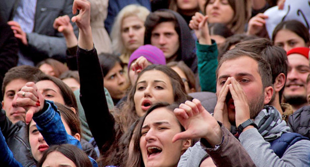 Протестующие студенты госуниверситета. Тбилиси, 14 марта 2016 г. Фото: Sputnik/Levan Aviabreli http://sputnik-georgia.ru/society/20160314/230588067.html