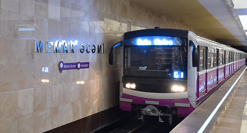 Новая ветка метрополитена в Баку получила название "фиолетовой" Фото: © SPUTNIK/ MURAD ORUJOVhttp://ru.sputnik.az/photo/20160419/404743917.html