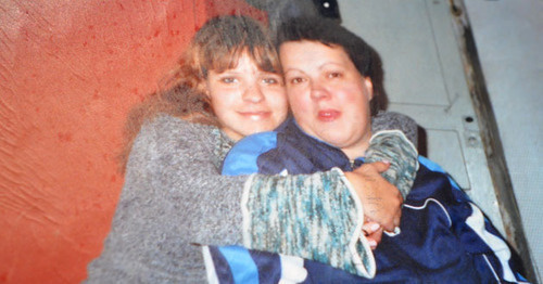 Подсудимая Татьяна с матерью Ириной Пидболячной. Фото Светланы Кравченко для "Кавказского узла"