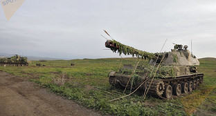 Замаскированный танк. Фото: Asatur Yesayants, http://sputnikarmenia.ru/karabah/20160424/3127526.html
Замаскированный танк. Фото: Asatur Yesayants, http://sputnikarmenia.ru/karabah/20160424/3127526.html