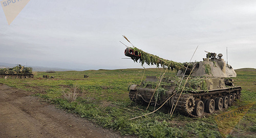 Замаскированный танк. Фото: Asatur Yesayants, http://sputnikarmenia.ru/karabah/20160424/3127526.html
