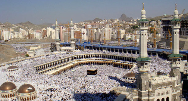 Мечеть аль-Харам и Мекка. Саудовская Аравия. Фото: Al Jazeera English https://ru.wikipedia.org/