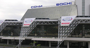 Аэропорт Сочи. Фото: http://taxi-sochi2014.ru/aeroport-sochi2014 Аэропорт Сочи. Фото: http://taxi-sochi2014.ru/aeroport-sochi2014