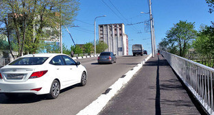 Мост на улице Мальбахова в Нальчике. Фото http://www.vestikavkaza.ru/news/Vlasti-Kabardino-Balkarii-zanyalis-avariynym-mostom-v-Nalchike.html