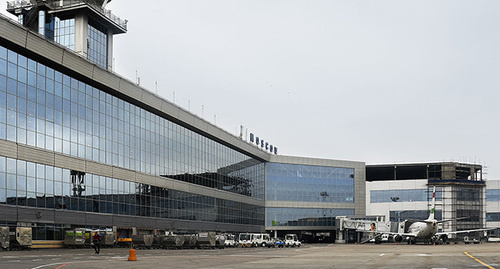 Международный аэропорт Домодедово. Фото: Dmitry A. Mottl,  https://ru.wikipedia.org/wiki/Домодедово_(аэропорт)#/media/File:Domodedovo_International_Airport_terminal_building.jpg