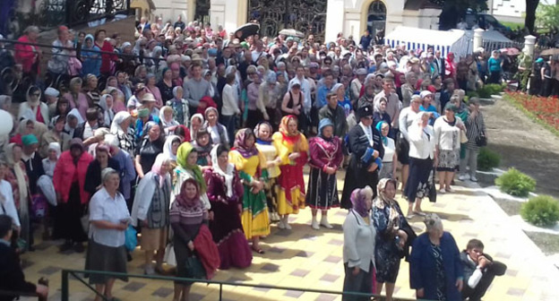 Богослужение патриарха Кирилла в Нальчике посетили как православные, так и мусульмане. 15 мая 2016 г. Фото Людмилы Маратовой для "Кавказского узла"