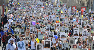 "Бессмертный полк" в Сухуме. 9 мая 2016 г. Фото http://sputnik-abkhazia.ru/Abkhazia/20160425/1018051474.html "Бессмертный полк" в Сухуме. 9 мая 2016 г. Фото http://sputnik-abkhazia.ru/Abkhazia/20160425/1018051474.html