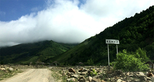 Въезд в Кенхи, Чечня. Фото: http://new.grozny-inform.ru/multimedia/photos/61001/