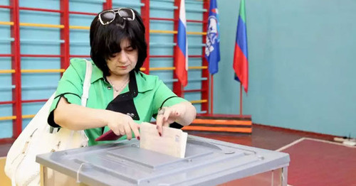 На одном из избирательных участков Дагестана. 22 мая 2016 г. Фото http://www.riadagestan.ru/