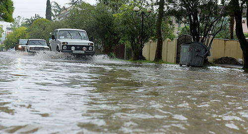 Улицы Сухума затоплены после дождей . Фото: © Sputnik.Томас Тхайцук, http://sputnik-abkhazia.ru/Abkhazia/20160524/1018389163.html