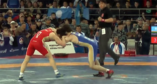 Чемпионат России 2016: Виктор Лебедев vs Исмаил Мусукаев. 57 кг. Фото: стоп-кадр видео https://www.youtube.com/watch?v=cYFkK9WViXk Чемпионат России 2016: Виктор Лебедев vs Исмаил Мусукаев. 57 кг. Фото: стоп-кадр видео https://www.youtube.com/watch?v=cYFkK9WViXk