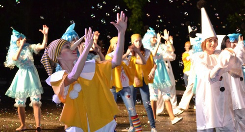 Участники карнавального шествия в Сочи. Сочи, 28 мая 2016 г. Фото Светланы Кравченко для "Кавказского узла". 