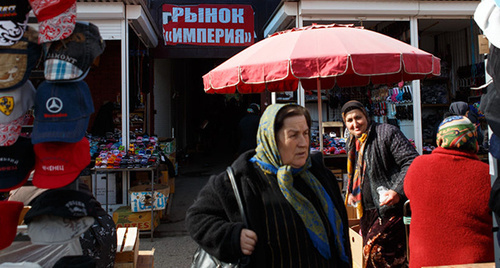 Вещевой рынок "Империя" в Хасавюрте.  Фото: Николай Хижняк, https://www.yuga.ru/photo/slider/2885.html#photo158647