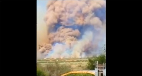 Пожар на полигоне Ашулук. 20 июня 2016 года. Кадр из видео пользователя Азамат Кайрлапов, Youtube.com

