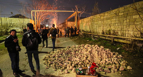 Протестные выступления в посёлке Нардаран. 26 ноября 2015 г. Фото Азиза Каримова для "Кавказского узла"