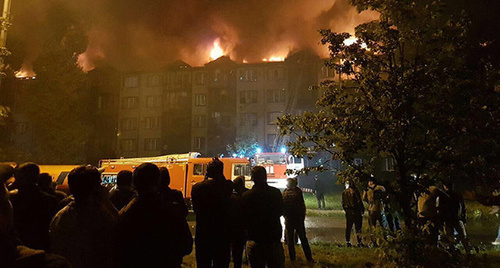 Пожар на улице Яшина в грозном 31.05.2106. Фото: (с) Life, https://www.yuga.ru/news/398072/