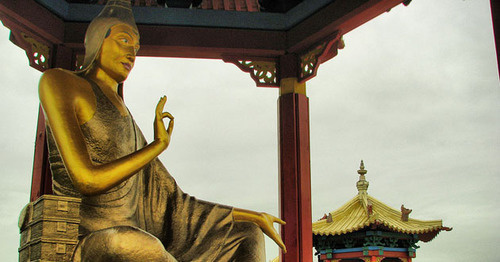 Статуя Будды. Фото: Oleg-Akamatsu https://ru.wikipedia.org