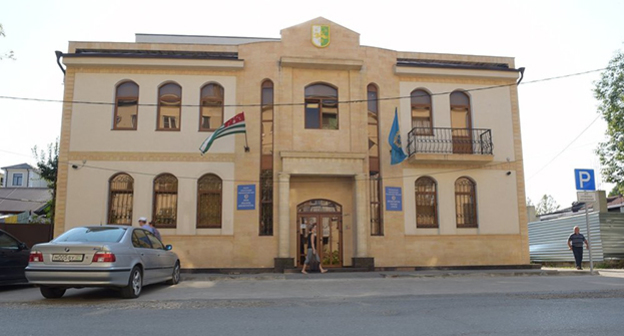 Прокуратура г. Сухум. Фото: © Sputnik. Томас Тхайцук http://sputnik-abkhazia.ru/Abkhazia/20160704/1018965085.html