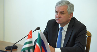 Рауль Хаджимба Фото: © Sputnik. Томас Тхайцук http://sputnik-abkhazia.ru/Abkhazia/20160710/1019051743.html