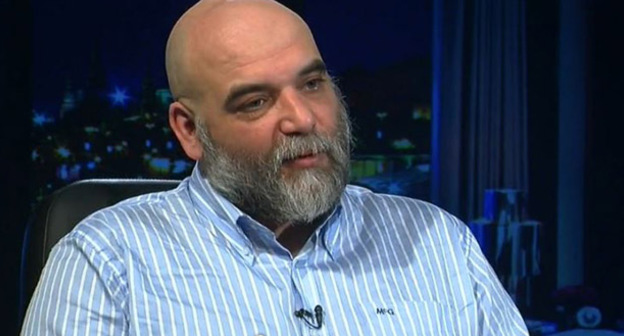 Орхан Джемаль. Кадр из видео пользователя persiktv9 https://www.youtube.com/watch?v=5e8A9MNLTU0