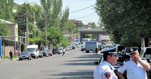 Сотрудники полиции. Ереван, 17 июля 2016 г. Фото Тиграна Петросяна для "Кавказского узла"