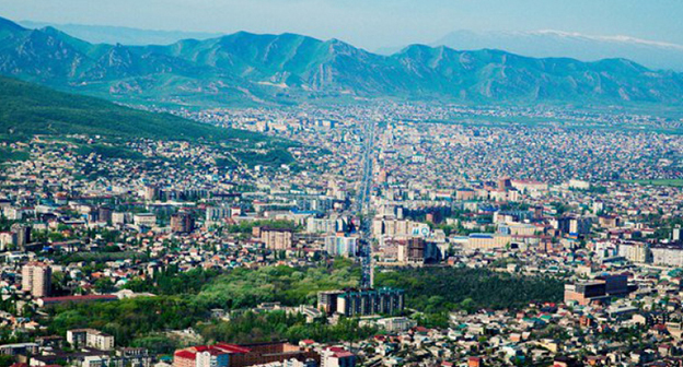 Вид на Махачкалу. Фото: http://chernovik.net/content/lenta-novostey/v-mahachkale-vyyavlen-fakt-nezakonnogo-oformleniya-v-sobstvennost-zemelnyh